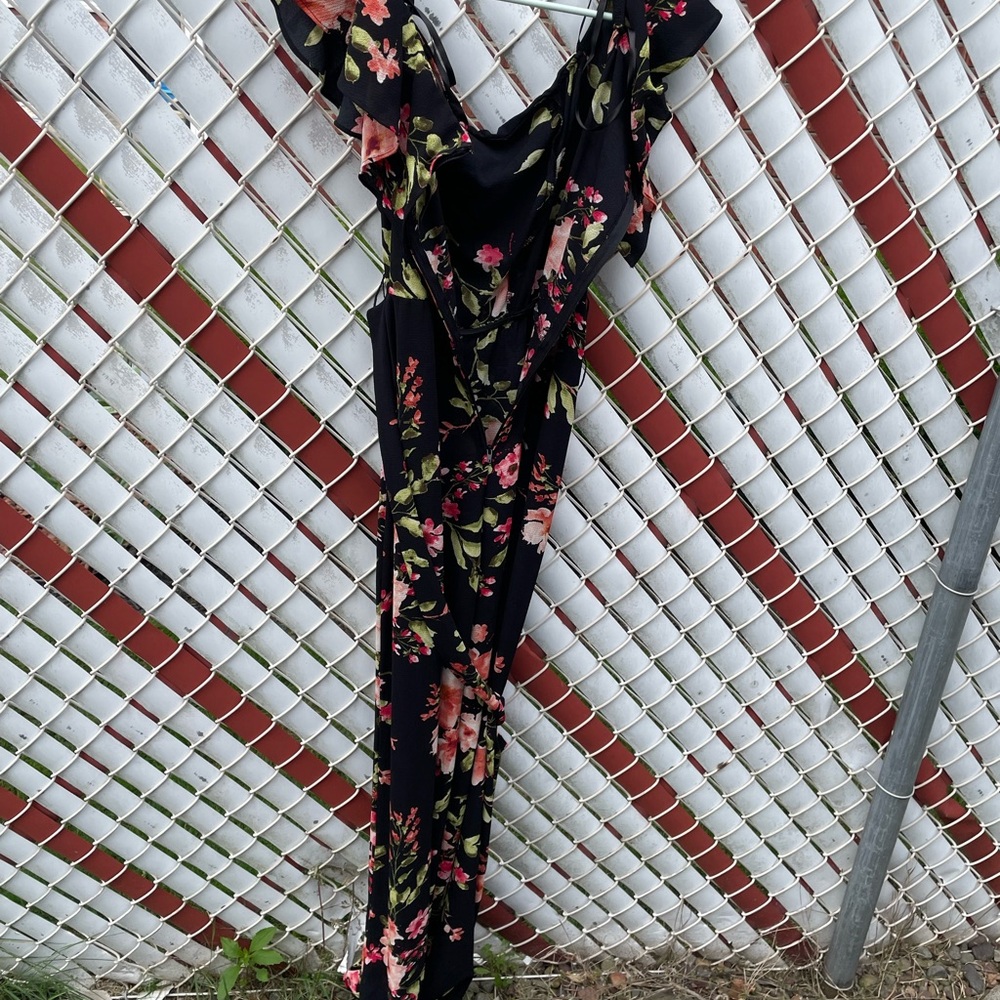 womens premier amour black floral flutter sleeve jumpsuit size 4